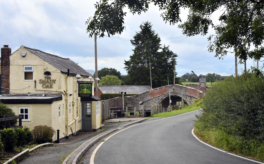 The Shady Oak Public House at Tiverton Canal Bridge