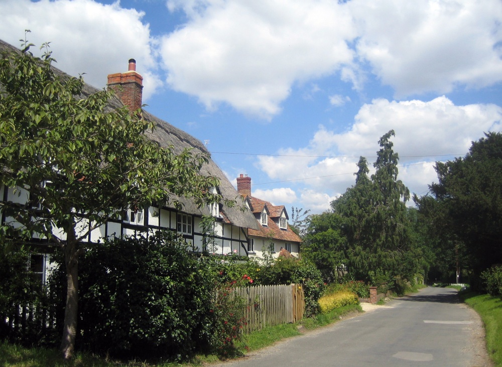 Photograph of Period cottages in Little Wittenham