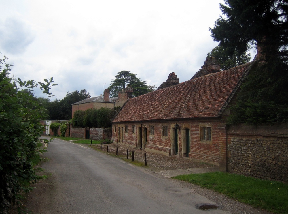 Grade II early 17th century almshouses in Mapledurham