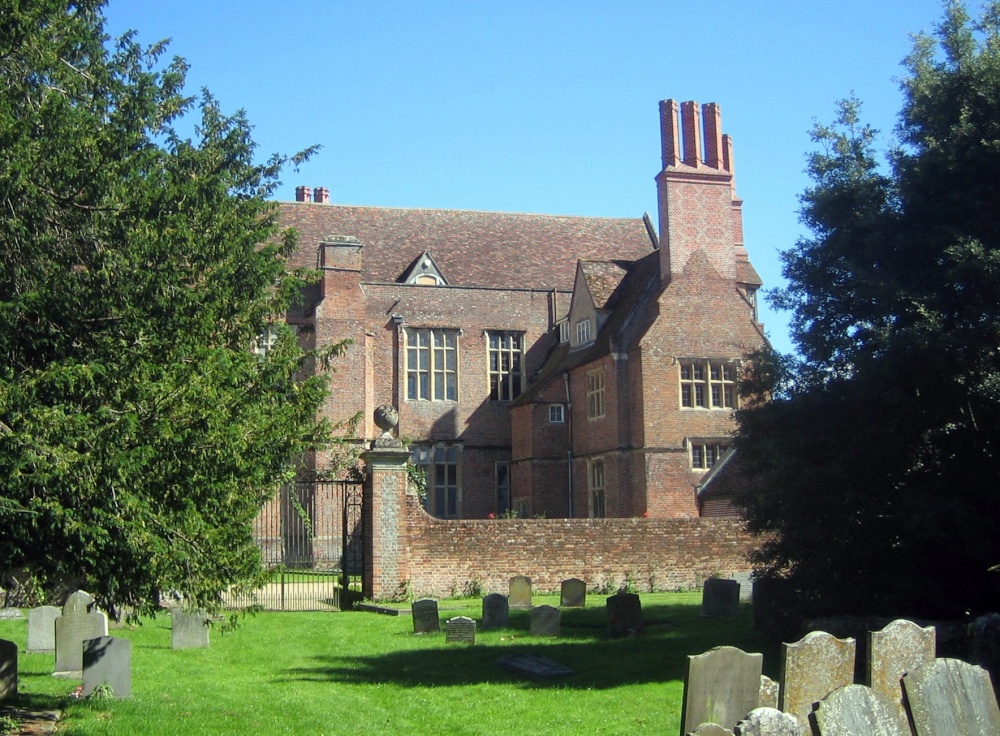 Mapledurham House and the churchyard, Mapledurham