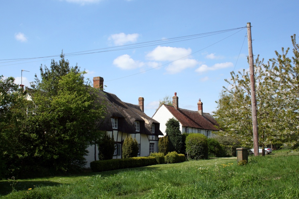 Cottages on the green at Marsh Baldon