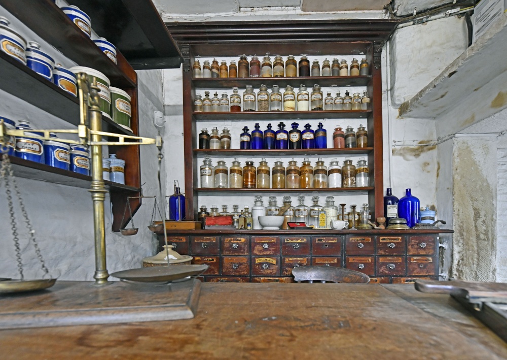 Shibden Hall Exhibition, the apothecary