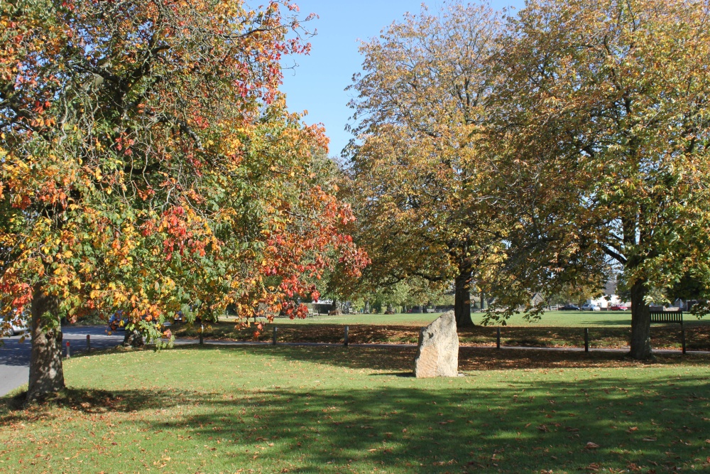 Photograph of Kingham village green in the Autumn