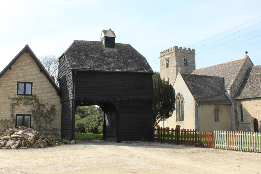 A 16th or 17th century dovecote at Northmoor