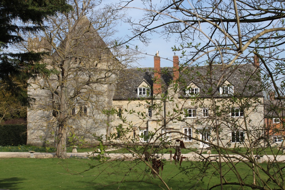 The Great Kitchen (on the left) and Manor Farmhouse at Stanton Harcourt