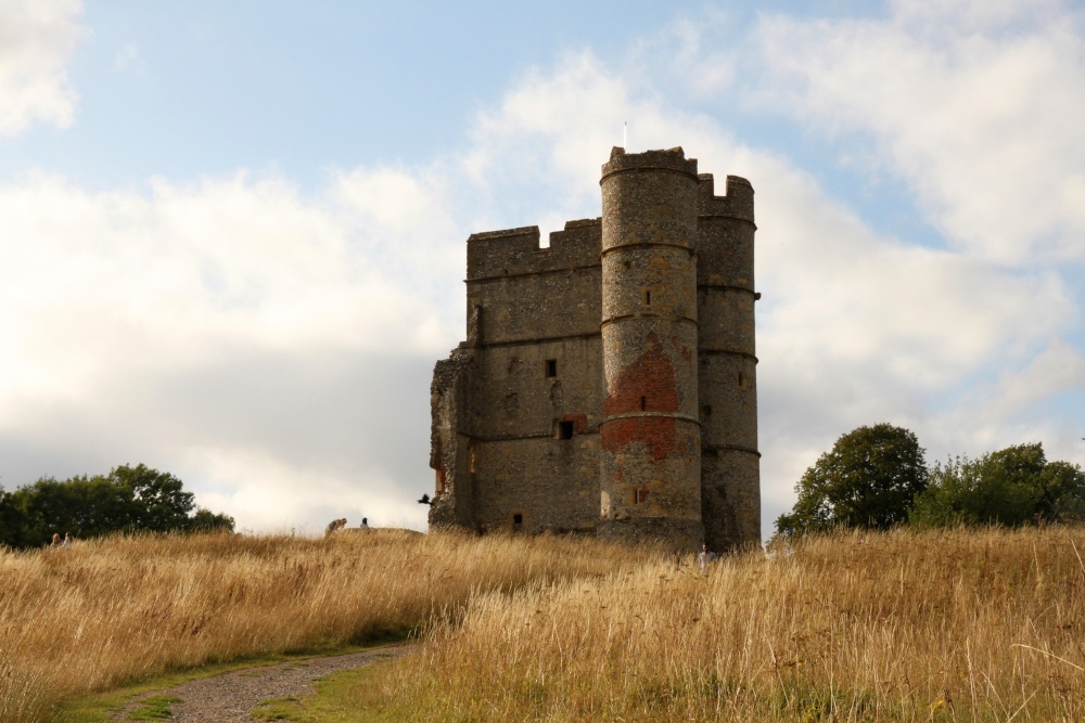 Donnington Castle photo by Roger Sweet