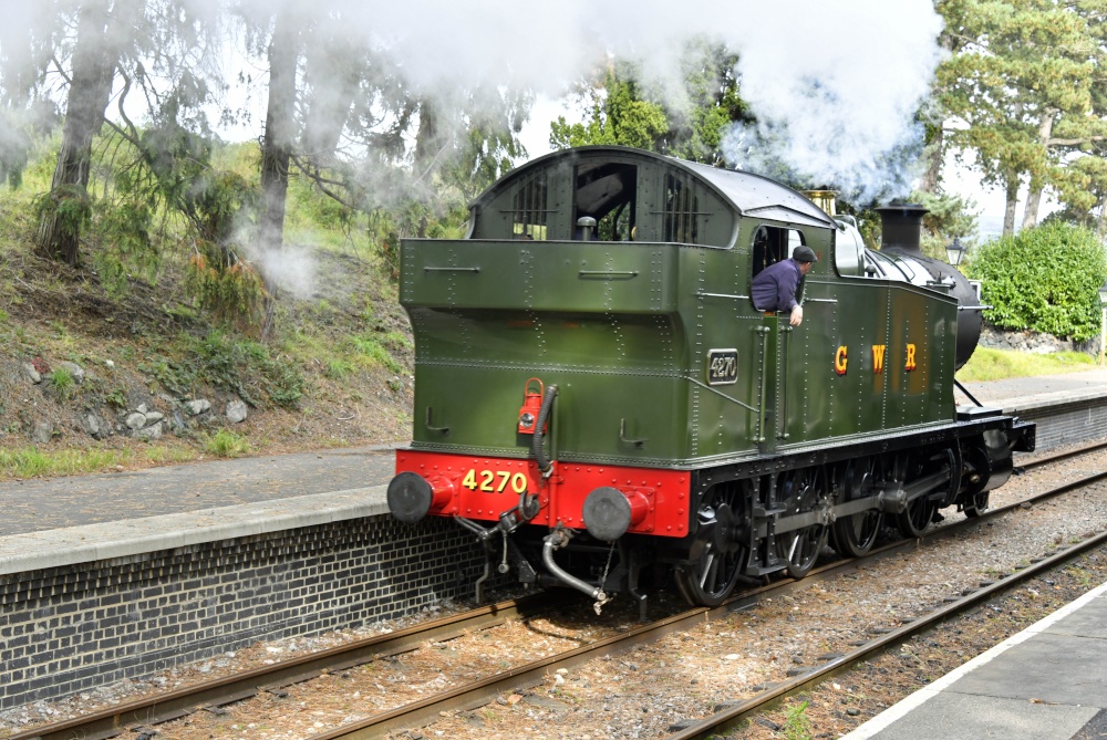 Loco 4270 at Cheltenham Racecourse Station on the GWR Heritage Railway