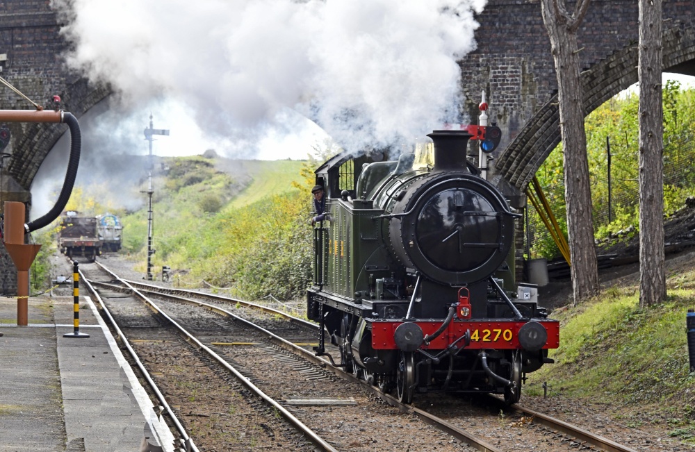 Loco 4270 at Cheltenham Racecourse Station on the GWR Heritage Railway