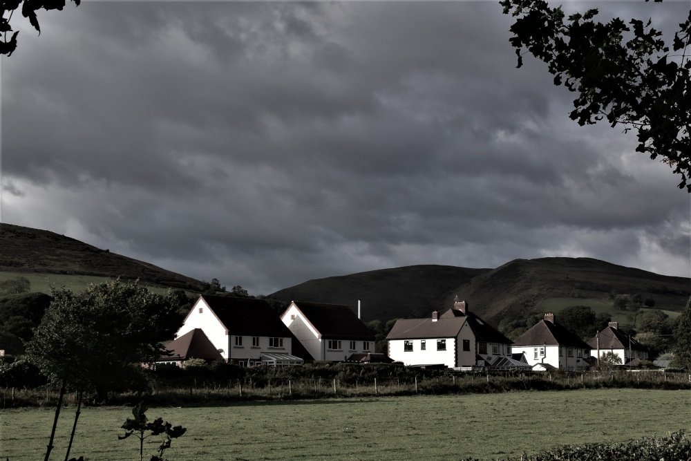 Photograph of Cottages in Little Stretton as viewed from the A.49.