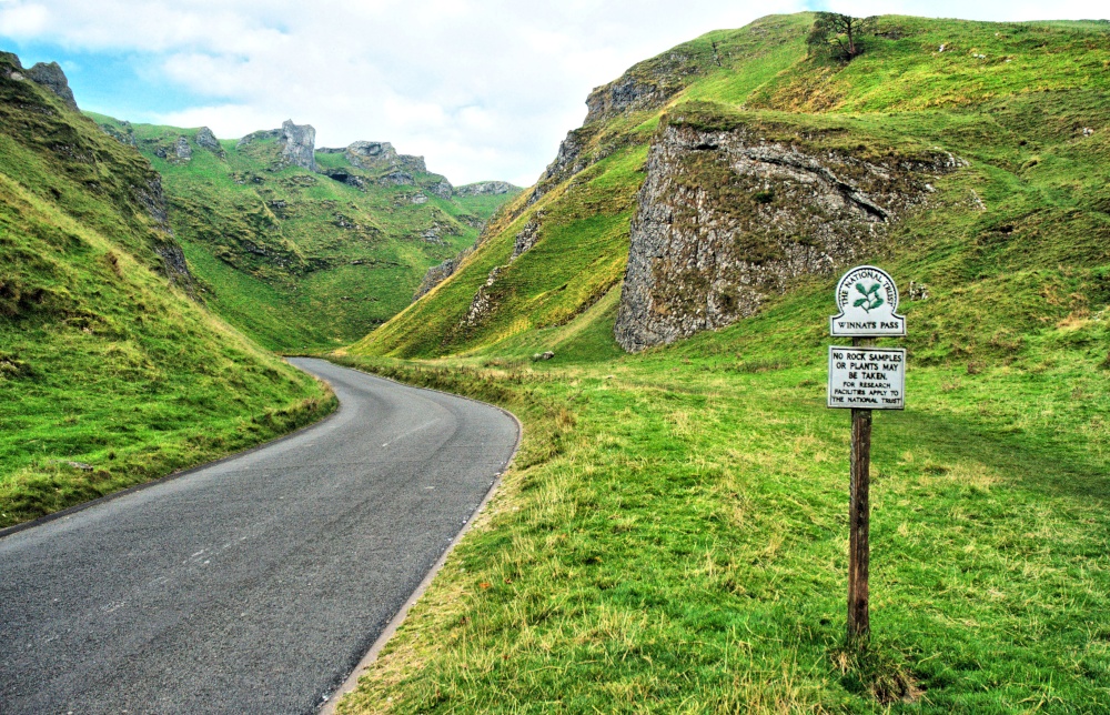 Winnats Pass  Eastern Entrance View
