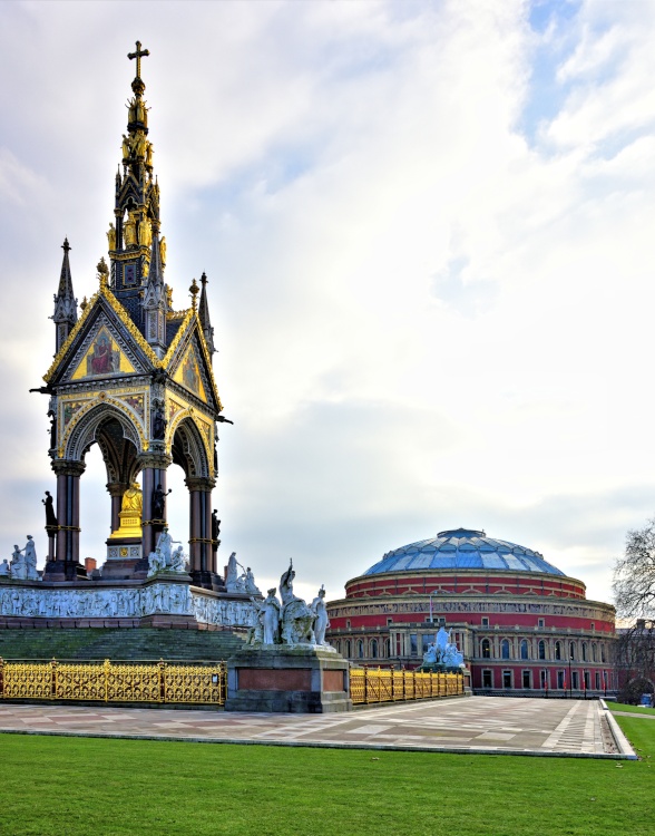 The Spectacular Albert Memorial & the Royal Albert Hall.