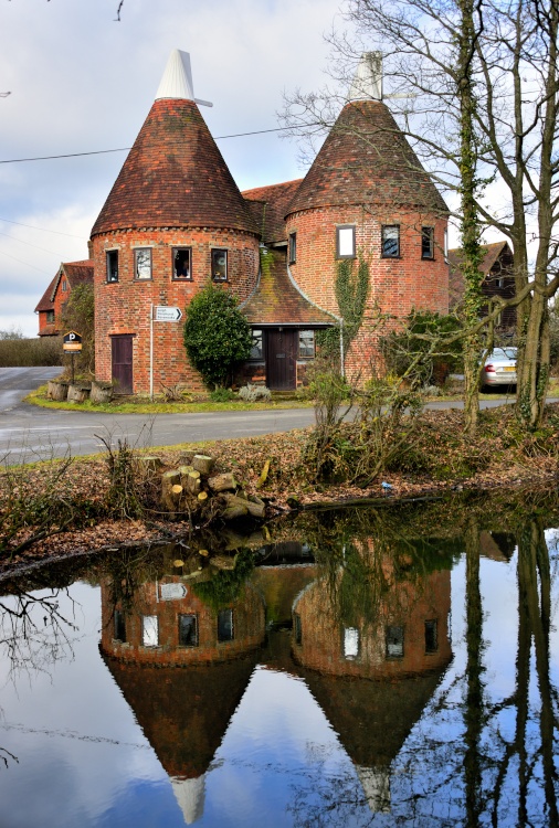 A 2-Kiln Oast House Converted to a Fine Chiddingstone Home