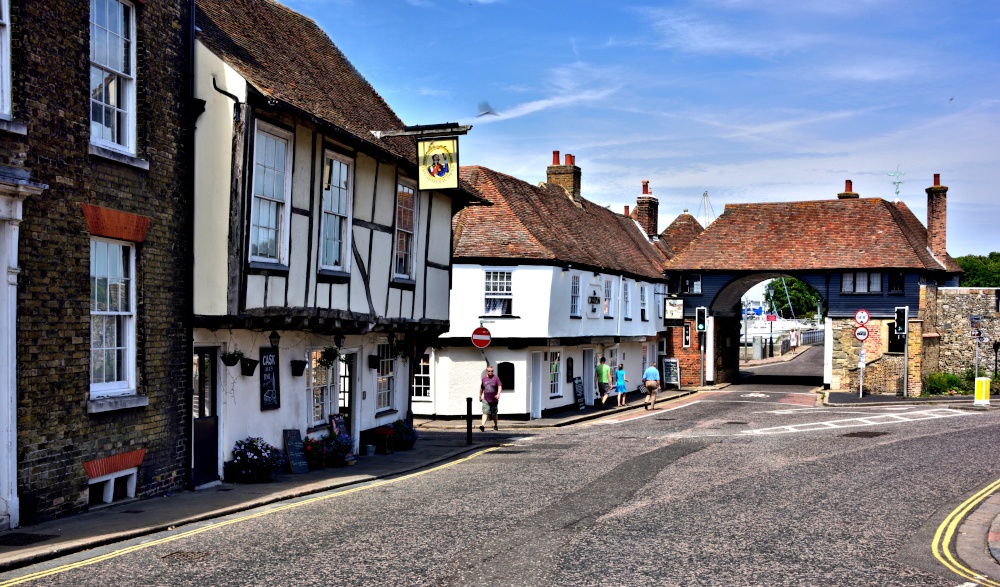 The Admiral Owen & the Crispin Inn Next to the Tollgate on High Street