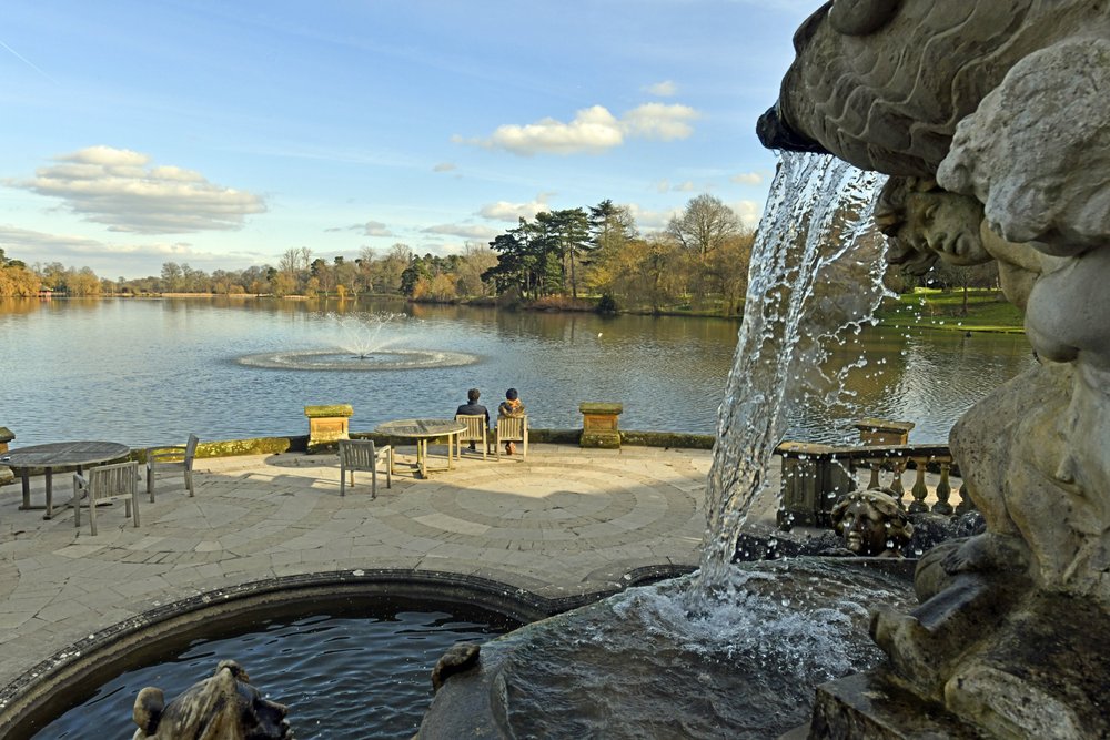 The Logia Fountain and lake at Hever Castle