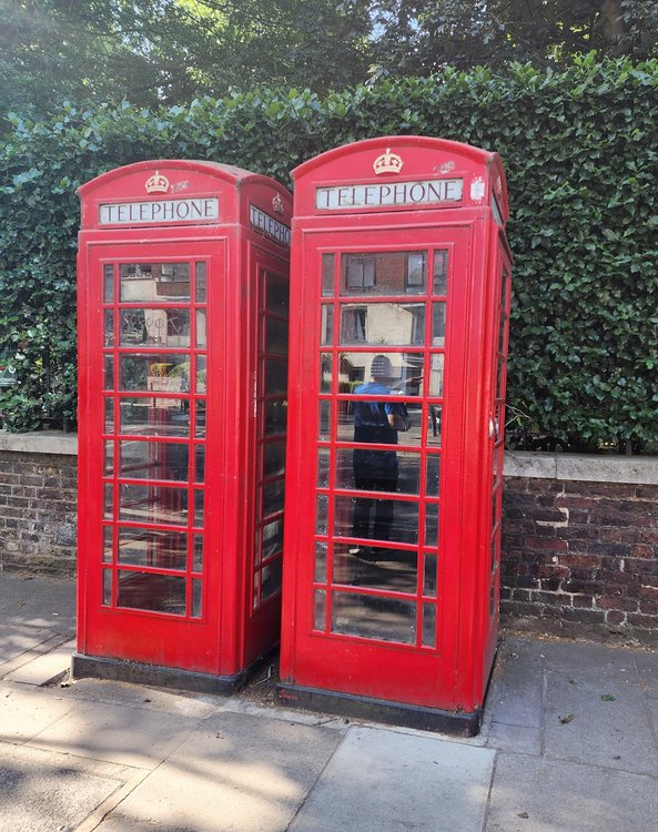 london telephone booth