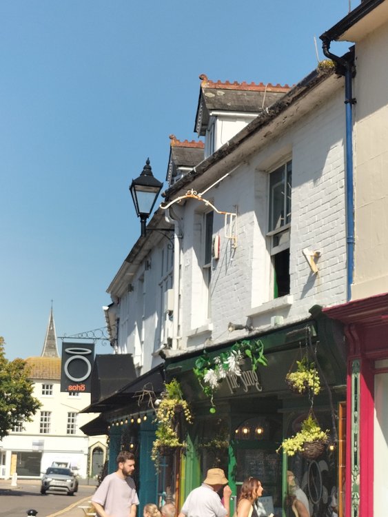 Street scene in centre of Christchurch