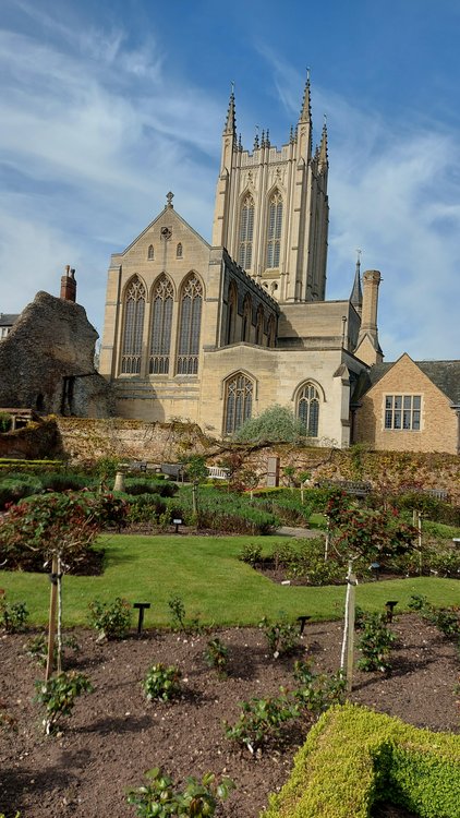 Bury st Edmunds Cathedral and Abbey Gardens
