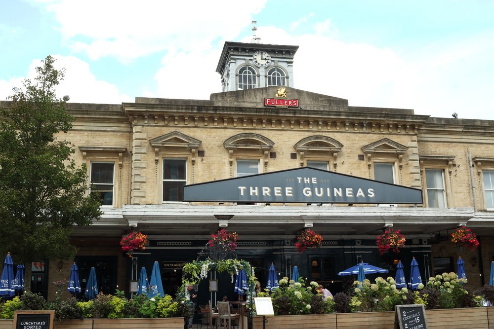 Three Guineas Pub, Reading